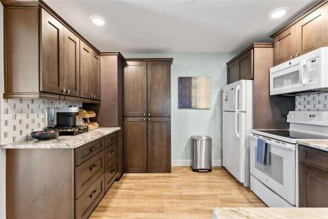 Casa en venta en Holly Hill, Florida, 3 dormitorios, 134.34 m2 № 1716866 - foto 10