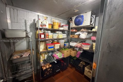 Купить коммерческую недвижимость в Майами, Флорида № 2035187 - фото 6