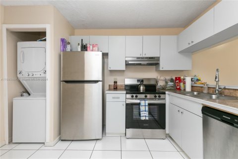 Commercial property in Coral Springs, Florida № 1959209 - photo 16