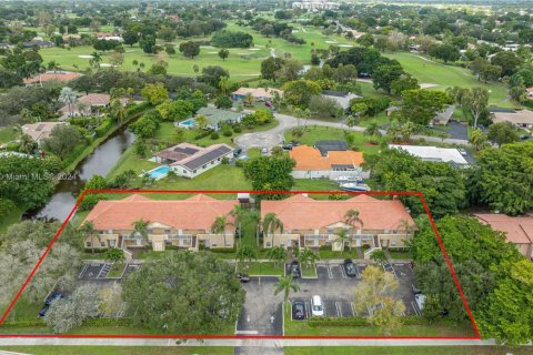 Commercial property in Coral Springs, Florida № 1959209 - photo 3