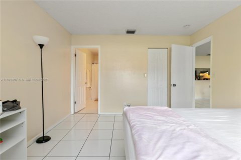 Commercial property in Coral Springs, Florida № 1959209 - photo 23