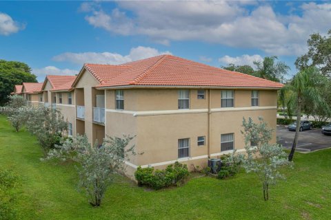 Commercial property in Coral Springs, Florida № 1959209 - photo 11