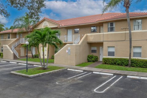 Commercial property in Coral Springs, Florida № 1959209 - photo 2