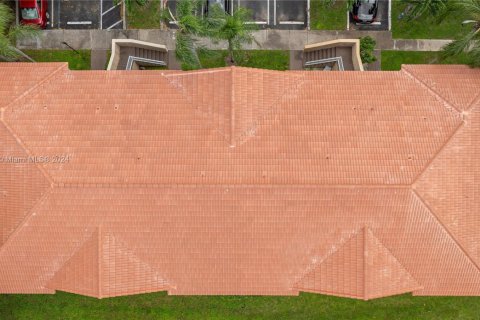 Commercial property in Coral Springs, Florida № 1959209 - photo 14