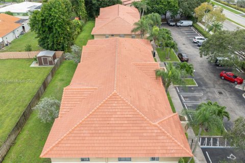 Commercial property in Coral Springs, Florida № 1959209 - photo 12