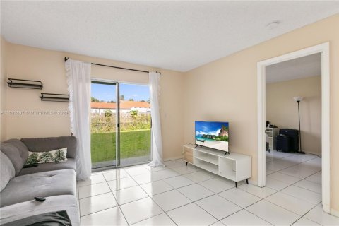 Commercial property in Coral Springs, Florida № 1959209 - photo 19