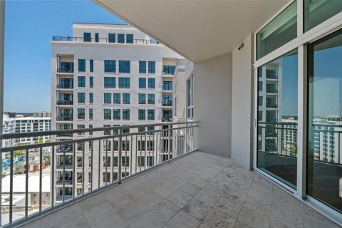 Condo in Sarasota, Florida, 2 bedrooms  № 1743378 - photo 17