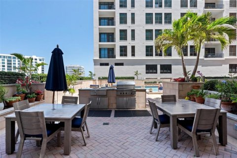 Condo in Sarasota, Florida, 2 bedrooms  № 1743378 - photo 24
