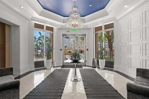 Condo in Sarasota, Florida, 2 bedrooms  № 1743378 - photo 5