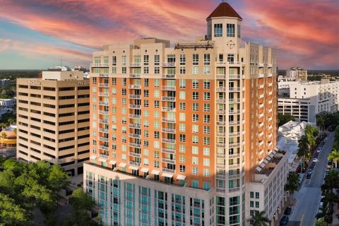 Condo in Sarasota, Florida, 2 bedrooms  № 1743378 - photo 1