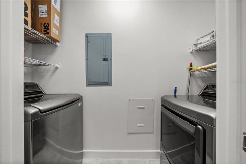 Condo in Sarasota, Florida, 2 bedrooms  № 1743378 - photo 18