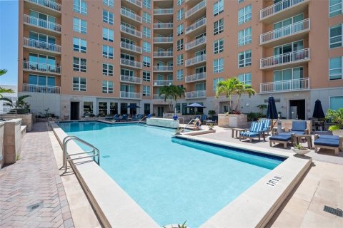 Condo in Sarasota, Florida, 2 bedrooms  № 1743378 - photo 19