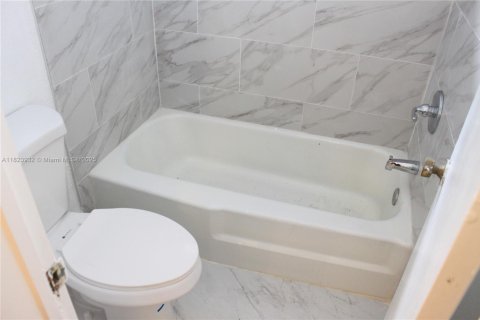 Condo in Lauderdale Lakes, Florida, 2 bedrooms  № 1788652 - photo 6