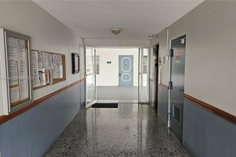Condo in Lauderdale Lakes, Florida, 2 bedrooms  № 1788652 - photo 14