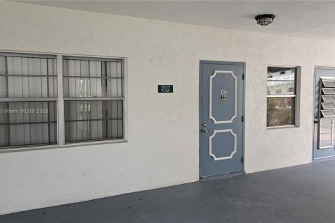 Condo in Lauderdale Lakes, Florida, 2 bedrooms  № 1788652 - photo 8