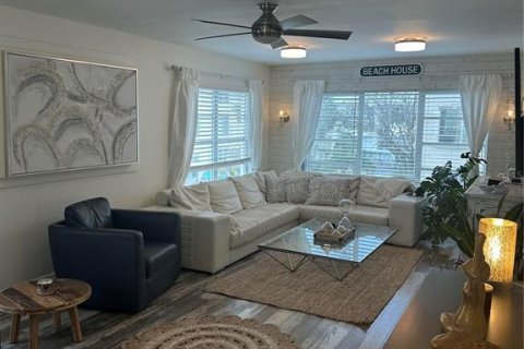 Condominio en alquiler en Longboat Key, Florida, 2 dormitorios, 105.26 m2 № 1636345 - foto 13