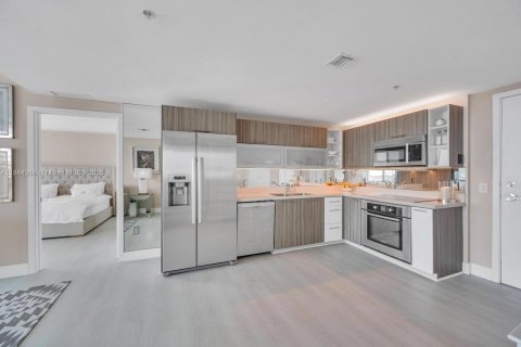 Condominio en venta en Miami Beach, Florida, 2 dormitorios, 88.44 m2 № 1842518 - foto 9