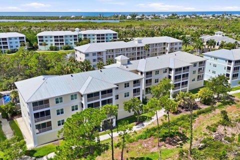 Condo in Placida, Florida, 3 bedrooms  № 2330289 - photo 8