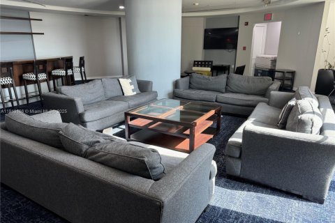 Condominio en venta en Miami, Florida, 1 dormitorio, 88.91 m2 № 2013484 - foto 14