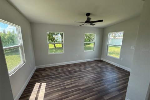 House in Port Charlotte, Florida 2 bedrooms, 89 sq.m. № 1885792 - photo 11