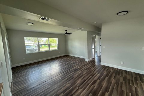 House in Port Charlotte, Florida 2 bedrooms, 89 sq.m. № 1885792 - photo 15