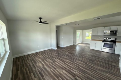 House in Port Charlotte, Florida 2 bedrooms, 89 sq.m. № 1885792 - photo 26