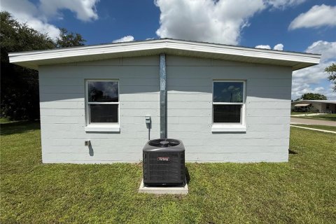 House in Port Charlotte, Florida 2 bedrooms, 89 sq.m. № 1885792 - photo 23