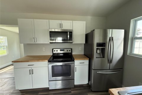 House in Port Charlotte, Florida 2 bedrooms, 89 sq.m. № 1885792 - photo 18