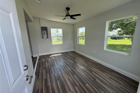 House in Port Charlotte, Florida 2 bedrooms, 89 sq.m. № 1885792 - photo 22