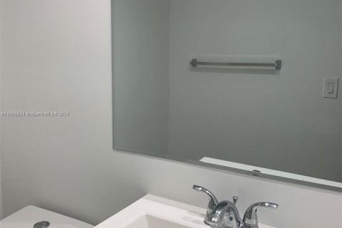 Touwnhouse à louer à Miami, Floride: 3 chambres, 197.7 m2 № 1964590 - photo 17