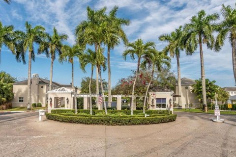Touwnhouse à louer à Miami, Floride: 3 chambres, 197.7 m2 № 1964590 - photo 2