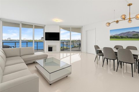 Copropriété à vendre à Miami, Floride: 3 chambres, 173.26 m2 № 1944874 - photo 1