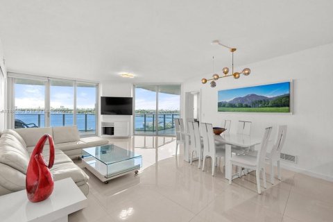 Copropriété à vendre à Miami, Floride: 3 chambres, 173.26 m2 № 1944874 - photo 5