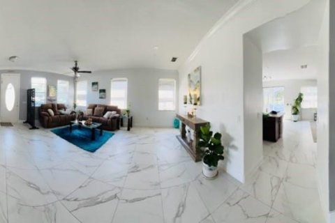 House in Orlando, Florida 4 bedrooms, 278.15 sq.m. № 2396167 - photo 3