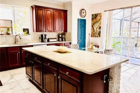 House in Orlando, Florida 4 bedrooms, 278.15 sq.m. № 2396167 - photo 5