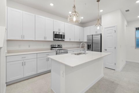 Adosado en alquiler en Apopka, Florida, 3 dormitorios, 154.4 m2 № 1813080 - foto 4