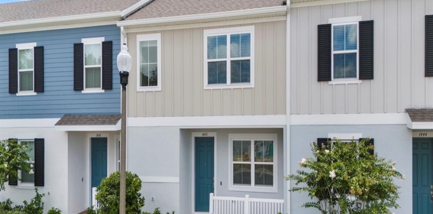 Adosado en Apopka, Florida 3 dormitorios, 154.4 m2 № 1813080