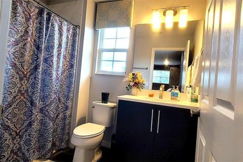House in BELLALAGO in Kissimmee, Florida 5 bedrooms, 275.92 sq.m. № 2142187 - photo 17