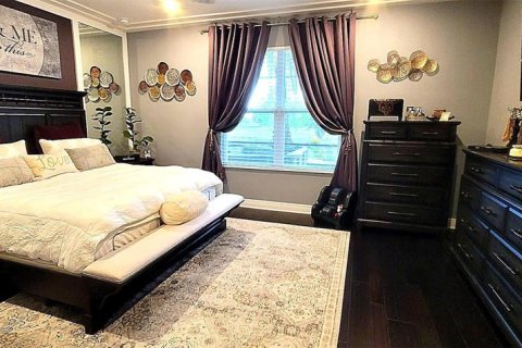 House in BELLALAGO in Kissimmee, Florida 5 bedrooms, 275.92 sq.m. № 2142187 - photo 12