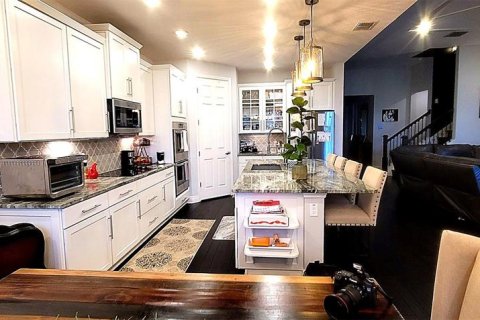 House in BELLALAGO in Kissimmee, Florida 5 bedrooms, 275.92 sq.m. № 2142187 - photo 6