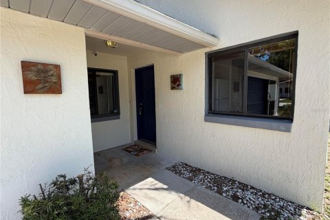 Commercial property in Palm Coast, Florida 4 bedrooms, 201.23 sq.m. № 2217228 - photo 3