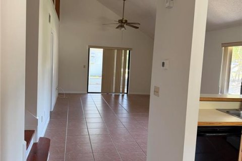 Commercial property in Palm Coast, Florida 4 bedrooms, 201.23 sq.m. № 2217228 - photo 16