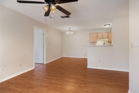 Condo in Lake Mary, Florida, 2 bedrooms  № 2095328 - photo 5