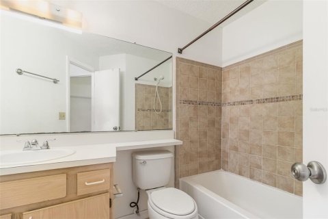 Condo in Lake Mary, Florida, 2 bedrooms  № 2095328 - photo 10