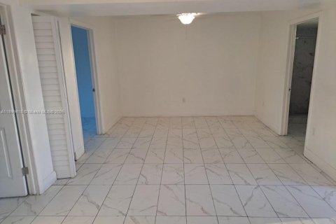 Снять в аренду кондоминиум в Майами-Гарденс, Флорида 1 спальня, 67.82м2, № 1951267 - фото 7