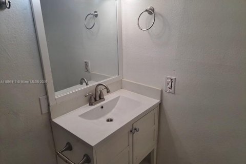 Снять в аренду кондоминиум в Майами-Гарденс, Флорида 1 спальня, 67.82м2, № 1951267 - фото 13