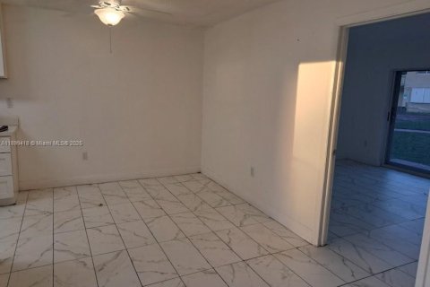 Снять в аренду кондоминиум в Майами-Гарденс, Флорида 1 спальня, 67.82м2, № 1951267 - фото 9