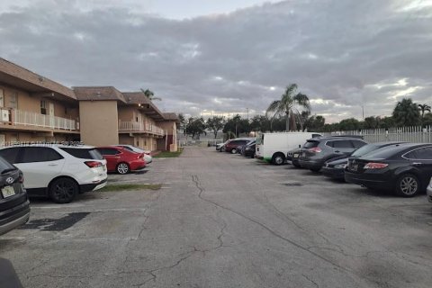 Снять в аренду кондоминиум в Майами-Гарденс, Флорида 1 спальня, 67.82м2, № 1951267 - фото 3