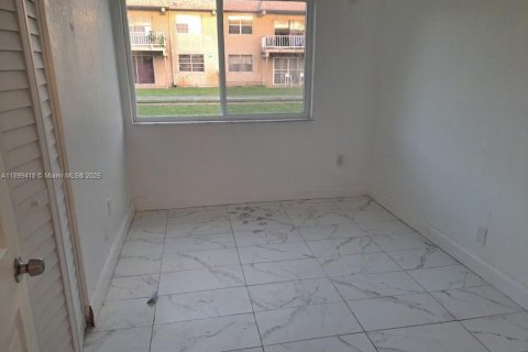 Снять в аренду кондоминиум в Майами-Гарденс, Флорида 1 спальня, 67.82м2, № 1951267 - фото 10