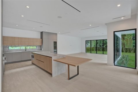 Villa ou maison à vendre à Miami, Floride: 7 chambres, 681.81 m2 № 2173582 - photo 26